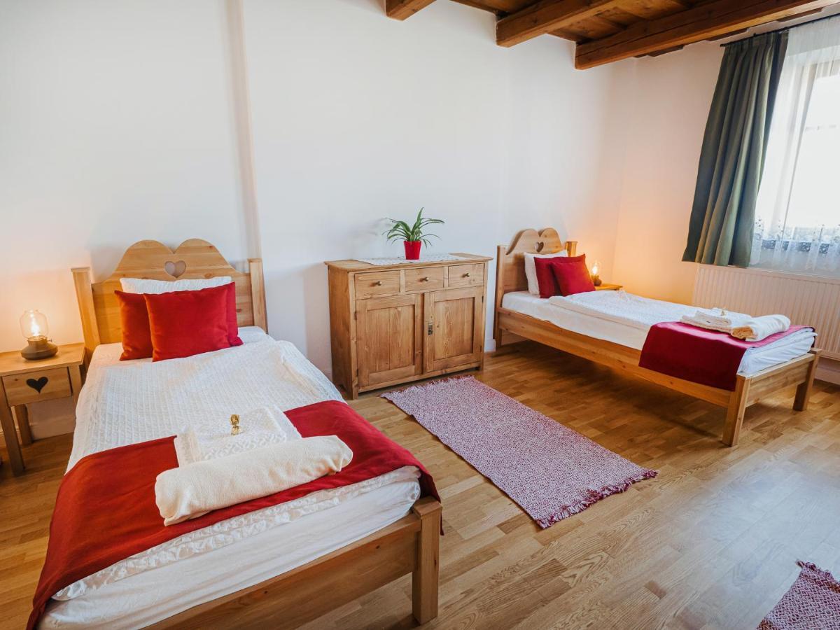 A Mi Kishazunk Vendeghaz Lägenhet Szomod Exteriör bild